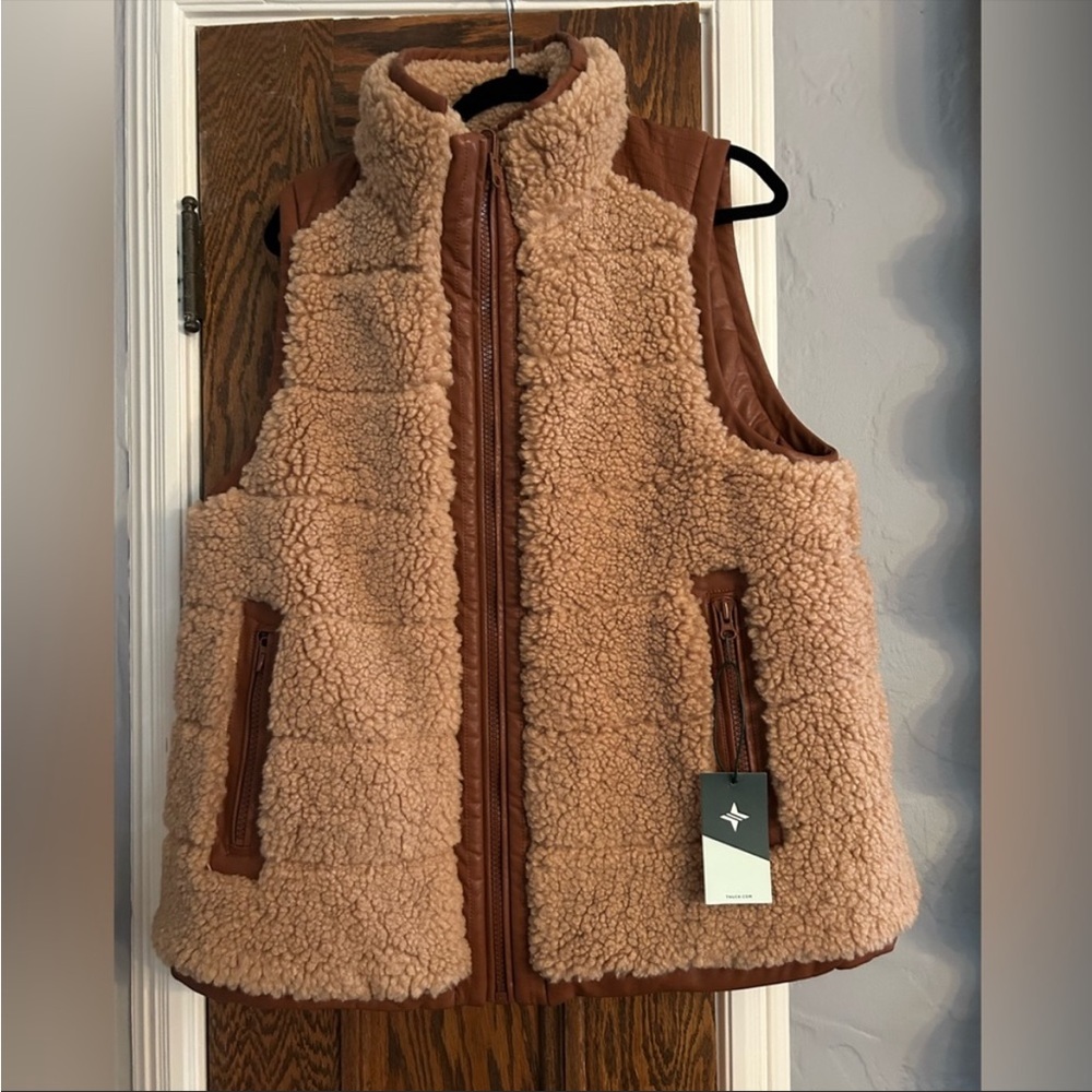 NWT Tuckernuck Sherpa reversible vest